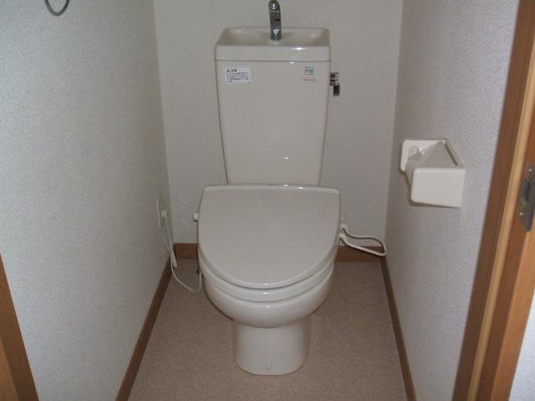 松江市西川津町のアパート