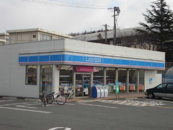 シャーメゾン高矢倉(ローソン鳥取浜坂団地入口店)