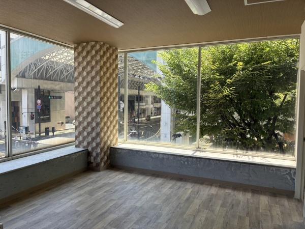ポレール駅前店