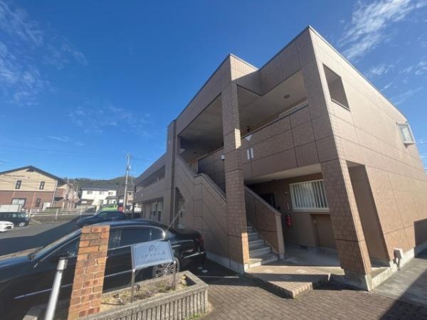 鳥取市国府町奥谷２丁目のアパート