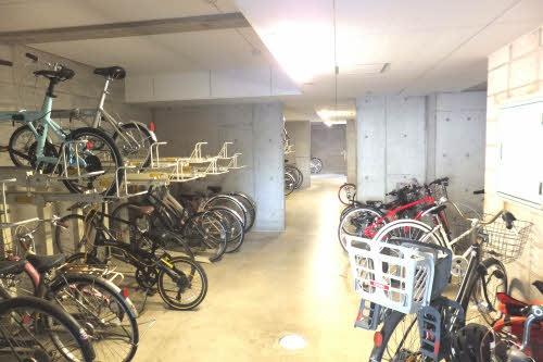 メゾン・ド・ナリヤ　B棟