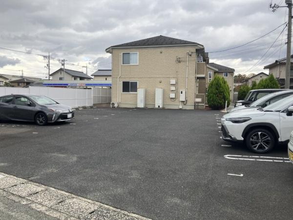シュド プルミエール B棟(駐車場)
