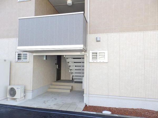 鳥取市布勢のアパート