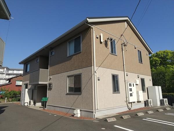鳥取市布勢のアパート