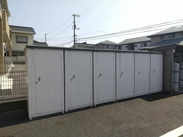 ハイカムールアダチ