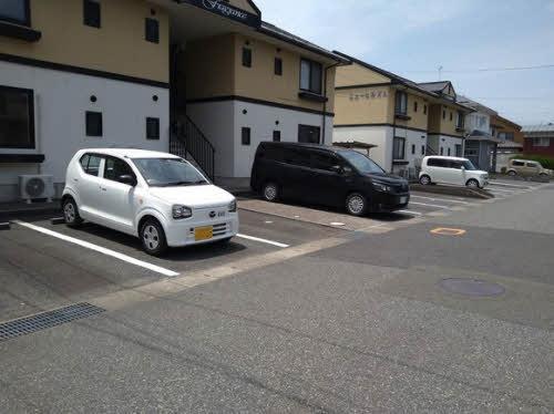 ニューヒルズB棟