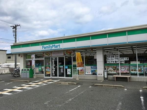 フォーサイトウエストB棟(ファミリーマート鳥取湖山西店)
