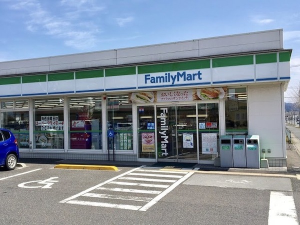 レオパレス津ノ井西(ファミリーマート鳥取鉄工センター店)