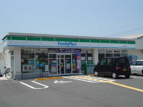 鳥取市徳尾のアパート(ファミリーマート鳥取緑ヶ丘店)