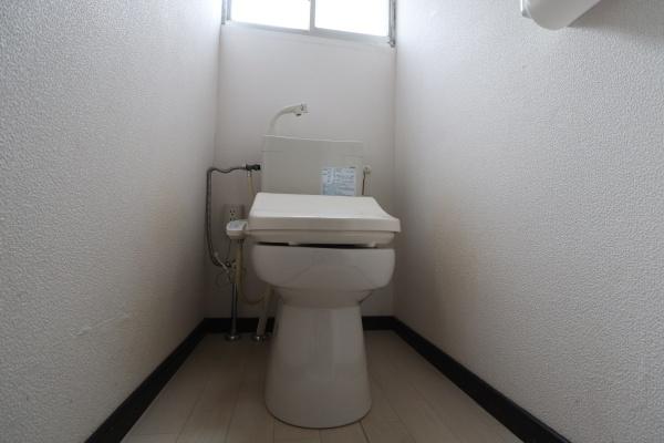 市原市江子田の貸家(トイレ)