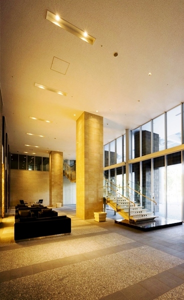 THETOKYOTOWERSMIDTOWER