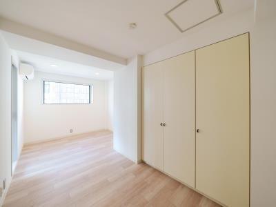 新宿区新宿６丁目のマンション