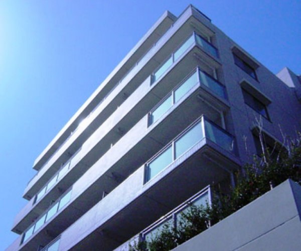 港区三田３丁目のマンション