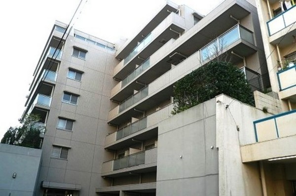 港区三田３丁目のマンション