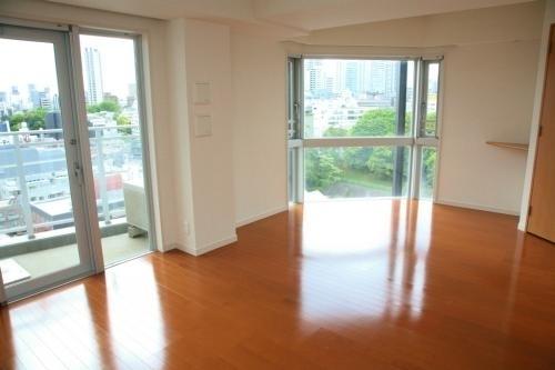 港区赤坂７丁目のマンション