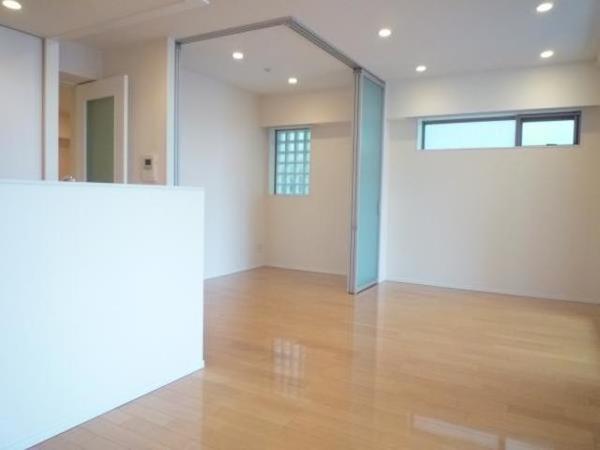 港区三田５丁目のマンション