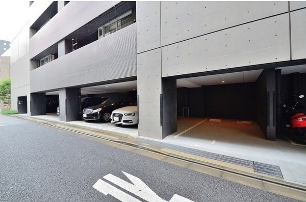 中央区新川２丁目のマンション