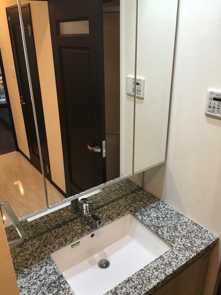 中央区新川２丁目のマンション