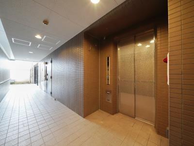世田谷区下馬１丁目のマンション