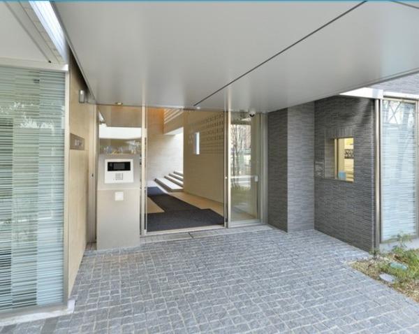 港区六本木７丁目のマンション