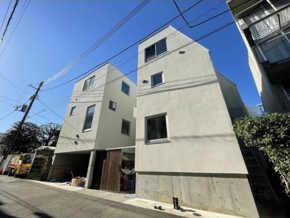 渋谷区神宮前３丁目のマンション