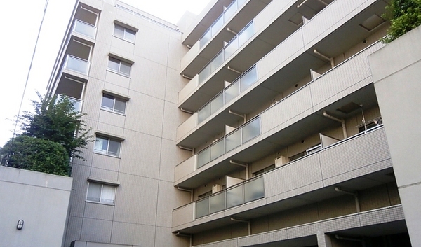 港区三田３丁目のマンション
