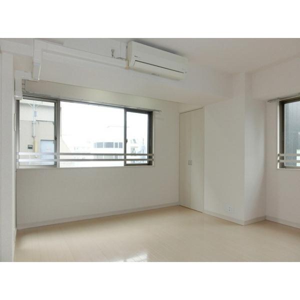 中央区新川２丁目のマンション