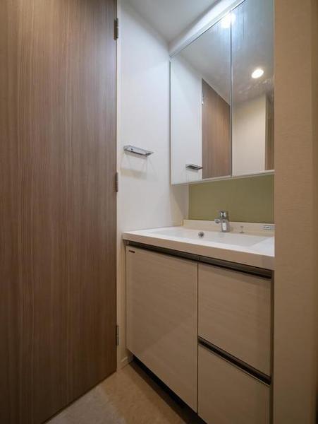 港区南青山６丁目のマンション