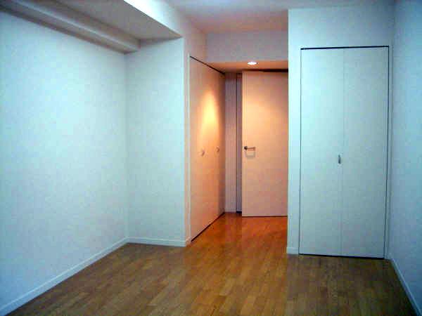 渋谷区神宮前３丁目のマンション