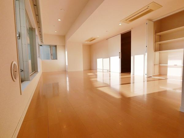 港区赤坂７丁目のマンション