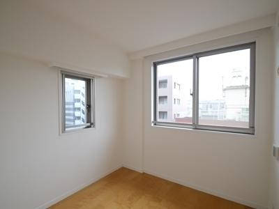 港区三田１丁目のマンション