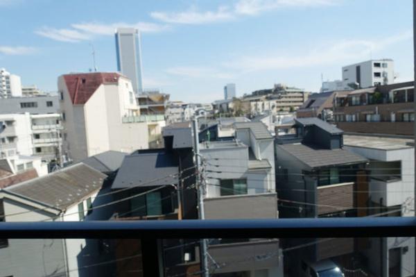 渋谷区本町３丁目のマンション