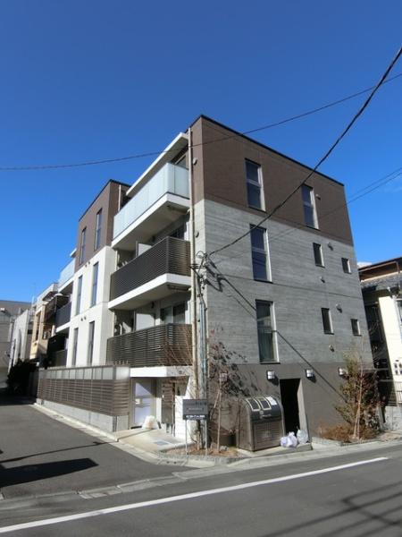渋谷区初台２丁目のマンション