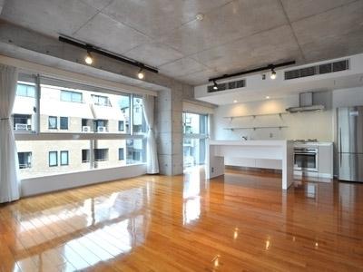 港区赤坂６丁目のマンション