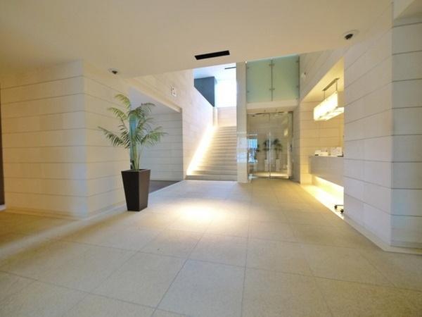 THECENTERTOKYO