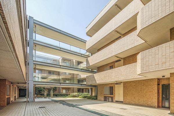 渋谷区鉢山町のマンション