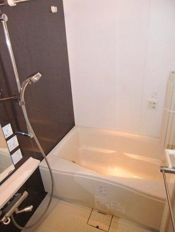 中央区新川２丁目のマンション