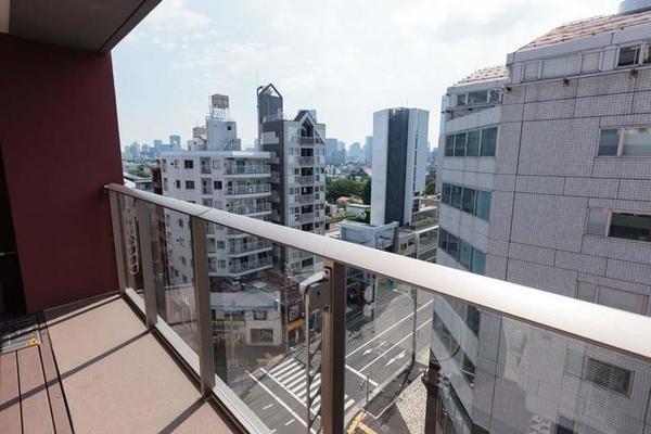 港区南青山６丁目のマンション