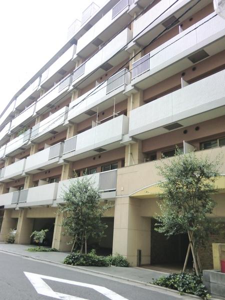 渋谷区東３丁目のマンション