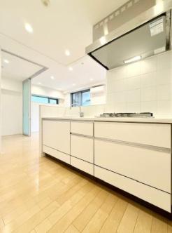 港区三田５丁目のマンション