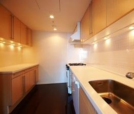 港区六本木１丁目のマンション