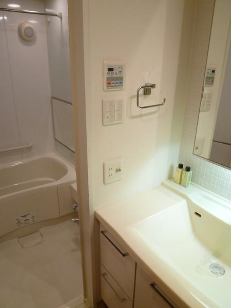 中央区日本橋箱崎町のマンション