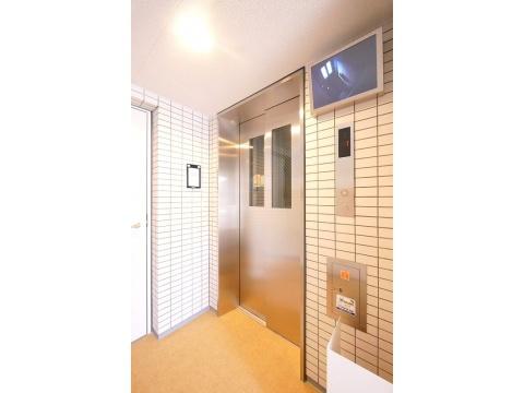 新宿区市谷鷹匠町のマンション