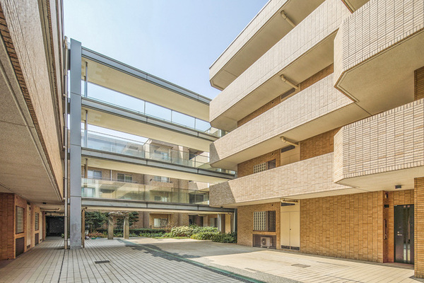 渋谷区鉢山町のマンション