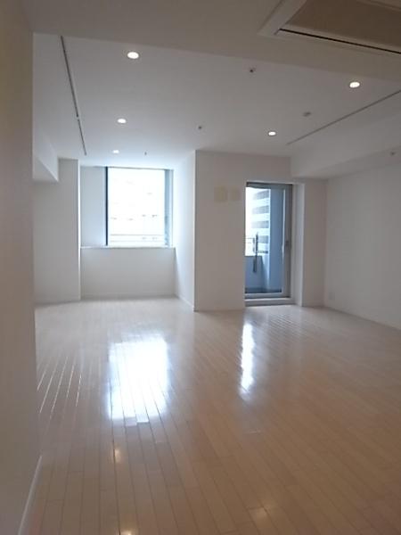 港区東新橋２丁目のマンション
