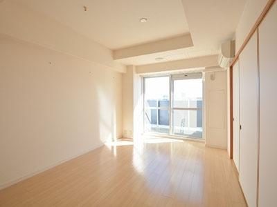 中央区新川２丁目のマンション