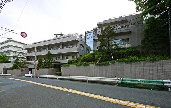 世田谷区瀬田１丁目のマンション