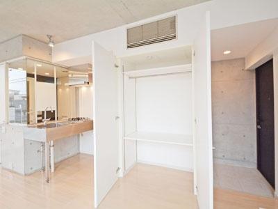 世田谷区下馬１丁目のマンション