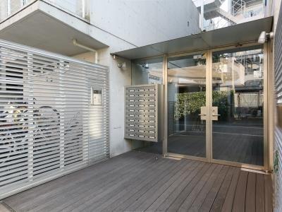 世田谷区下馬１丁目のマンション