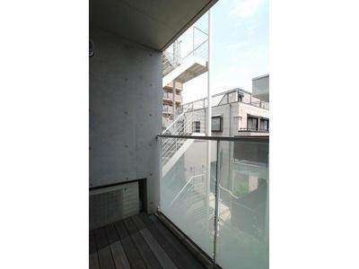 世田谷区下馬１丁目のマンション